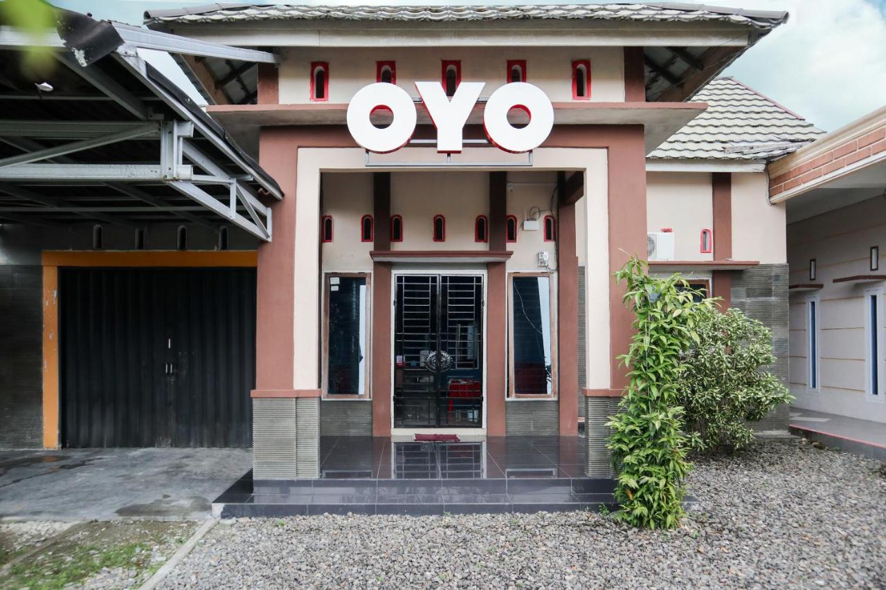 Oyo 2202 Delima Guest House Syariah Padang  Exterior photo